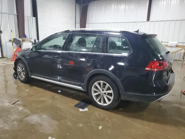 3VWM17AUXHM520477 2017 VOLKSWAGEN GOLF - Image 2