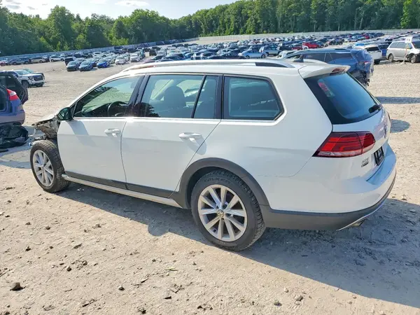 3VWM17AUXKM512032 2019 VOLKSWAGEN GOLF - Image 2