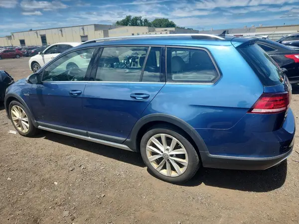 3VWM17AUXKM523502 2019 VOLKSWAGEN GOLF - Image 2
