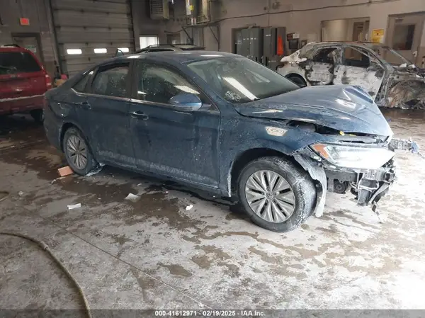 3VWN57BU1KM113176 2019 VOLKSWAGEN JETTA - Image 1
