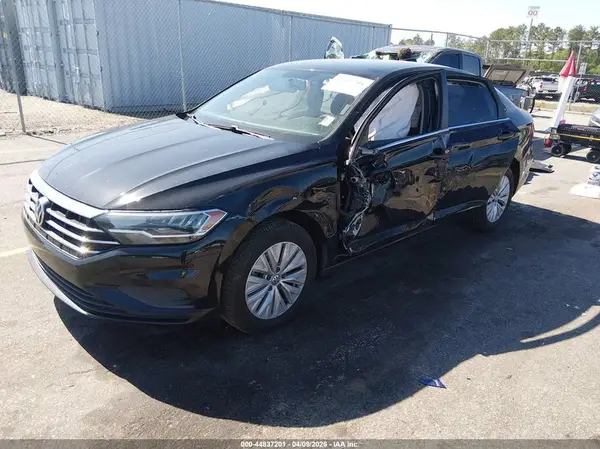 3VWN57BU1KM166735 2019 VOLKSWAGEN JETTA - Image 2