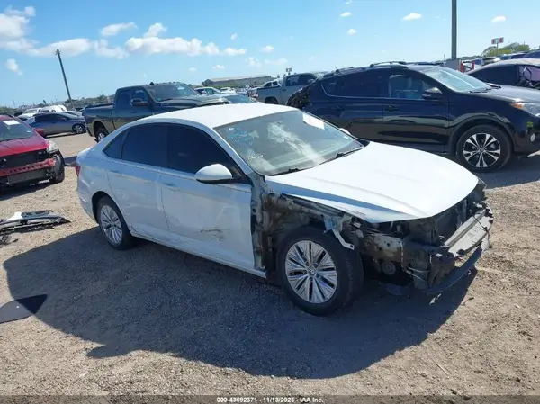 3VWN57BU2KM264852 2019 VOLKSWAGEN JETTA - Image 1