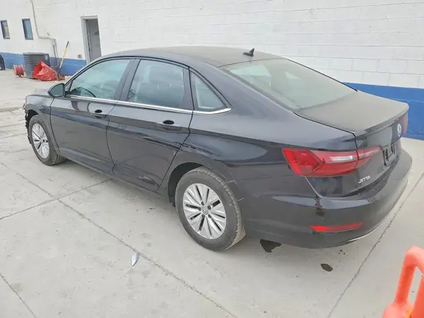 3VWN57BU9LM024439 2020 VOLKSWAGEN JETTA - Image 2