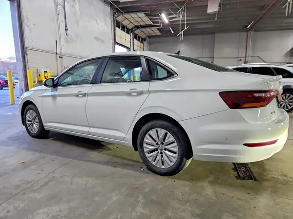 3VWN57BUXKM038610 2019 VOLKSWAGEN JETTA - Image 2