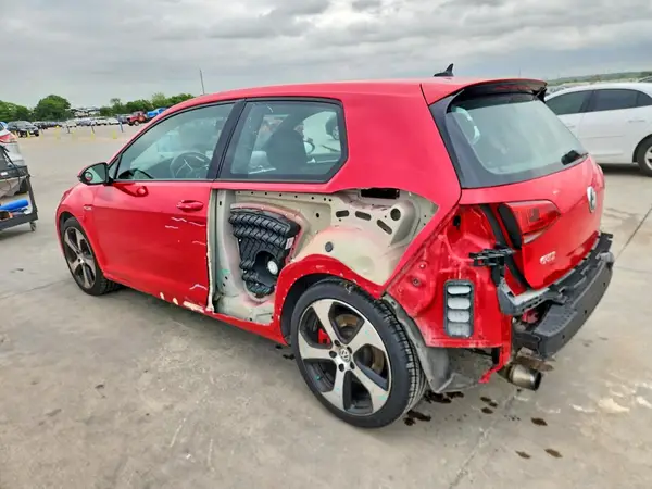 3VWT47AU6GM005364 2016 VOLKSWAGEN GTI - Image 2