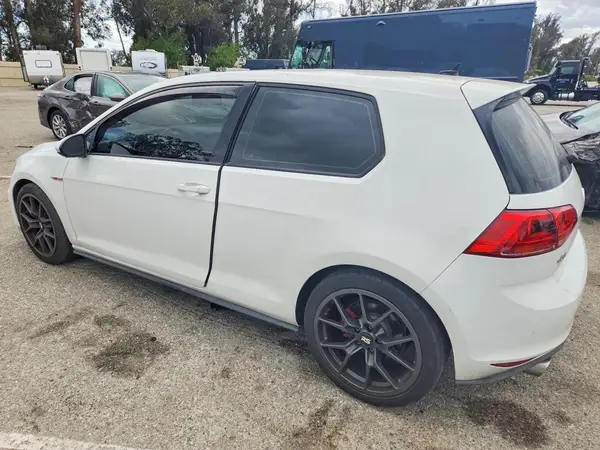 3VWTT7AUXGM005838 2016 VOLKSWAGEN GTI - Image 2