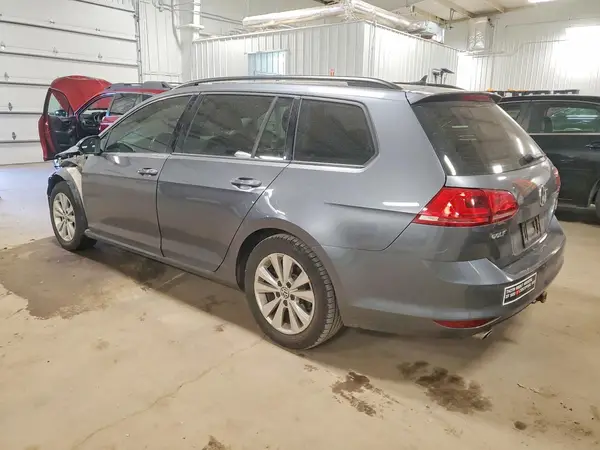 3VWU17AU8HM539948 2017 VOLKSWAGEN GOLF - Image 2