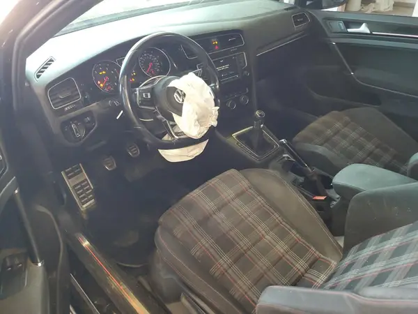 3VWYT7AU0GM007989 2016 VOLKSWAGEN GTI - Image 8