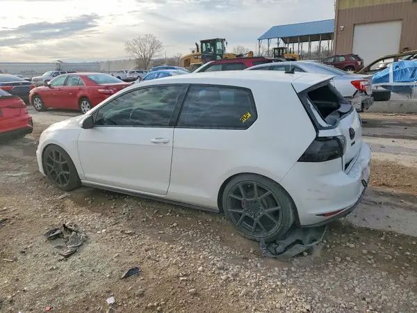 3VWYT7AU3GM035107 2016 VOLKSWAGEN GTI - Image 2
