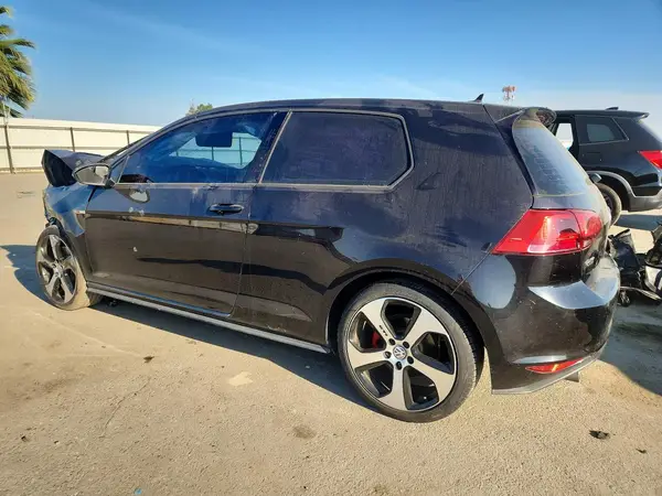 3VWYT7AUXGM025402 2016 VOLKSWAGEN GTI - Image 2
