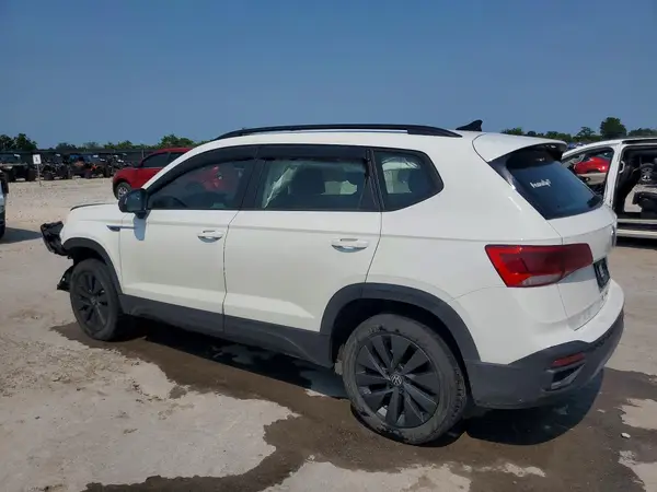 3W5X7B26RM103685 2024 VOLKSWAGEN TAOS - Image 2
