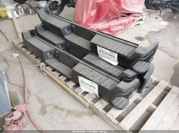 4BUMPERS 2023 FORD F350 - Image 2