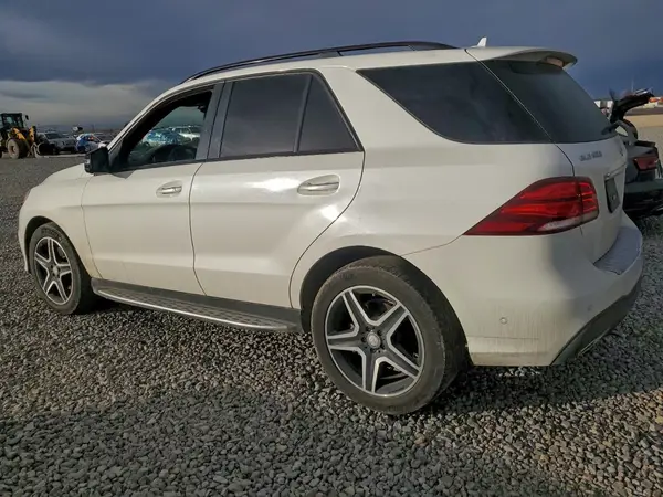 4JGDA5GB8HA890686 2017 MERCEDES-BENZ GLE - Image 2