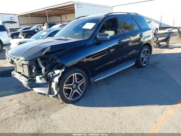 4JGDA5GB8KB205927 2019 MERCEDES-BENZ GLE - Image 2