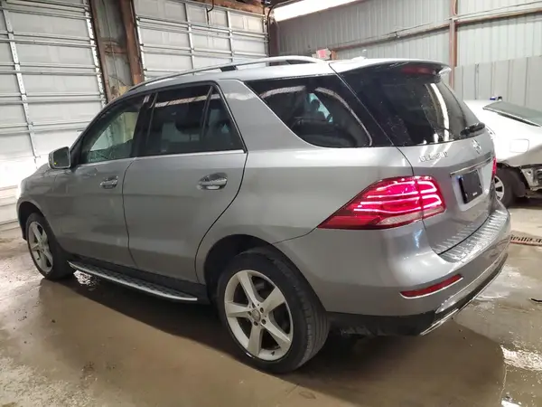 4JGDA5HB0GA623877 2016 MERCEDES-BENZ GLE - Image 2