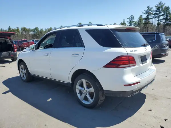 4JGDA5HB0GA627251 2016 MERCEDES-BENZ GLE - Image 2