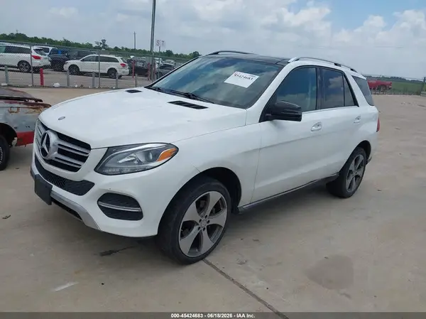 4JGDA5HB0GA631607 2016 MERCEDES-BENZ GLE - Image 2