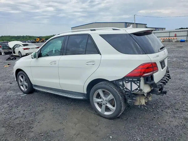 4JGDA5HB0GA775707 2016 MERCEDES-BENZ GLE - Image 2