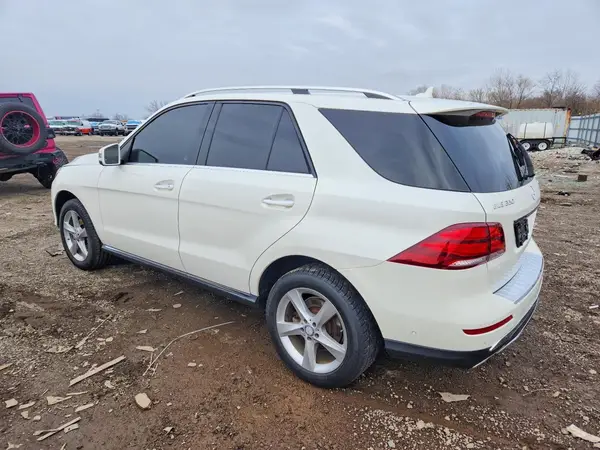 4JGDA5HB0GA804509 2016 MERCEDES-BENZ GLE - Image 2
