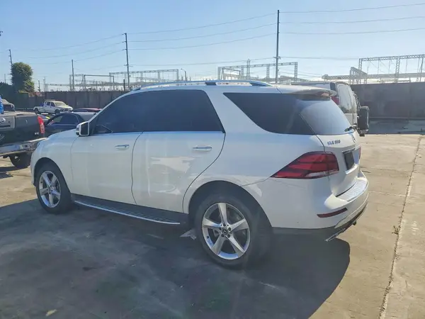4JGDA5HB0HA908239 2017 MERCEDES-BENZ GLE - Image 2