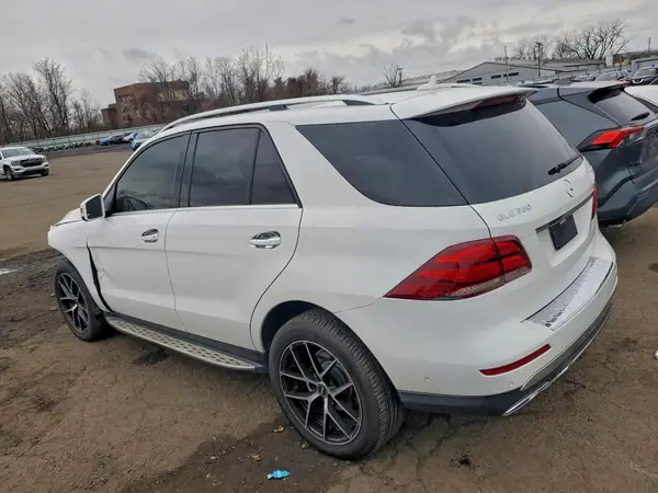 4JGDA5HB0HA913733 2017 MERCEDES-BENZ GLE - Image 2