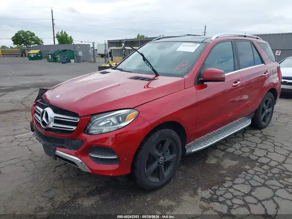 4JGDA5HB0HA918883 2017 MERCEDES-BENZ GLE - Image 2