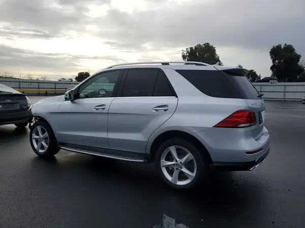 4JGDA5HB0HA945016 2017 MERCEDES-BENZ GLE - Image 2