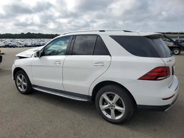 4JGDA5HB0HA952855 2017 MERCEDES-BENZ GLE - Image 2