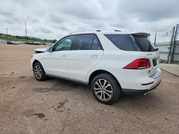 4JGDA5HB0HA989484 2017 MERCEDES-BENZ GLE - Image 2
