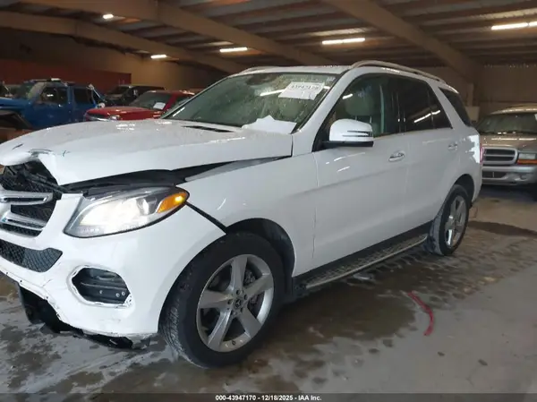 4JGDA5HB0JB073033 2018 MERCEDES-BENZ GLE - Image 2