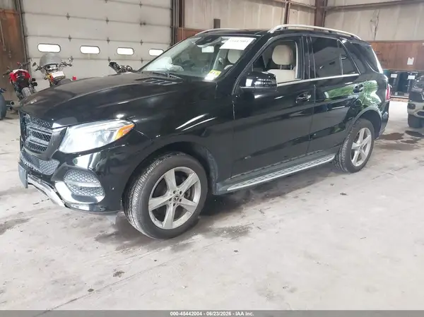 4JGDA5HB0JB083190 2018 MERCEDES-BENZ GLE - Image 2