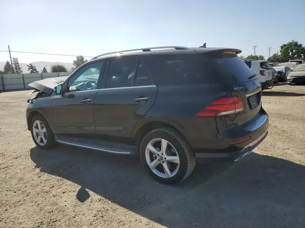 4JGDA5HB0JB093461 2018 MERCEDES-BENZ GLE - Image 2