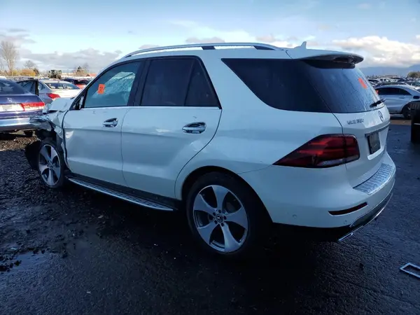 4JGDA5HB0JB093802 2018 MERCEDES-BENZ GLE - Image 2