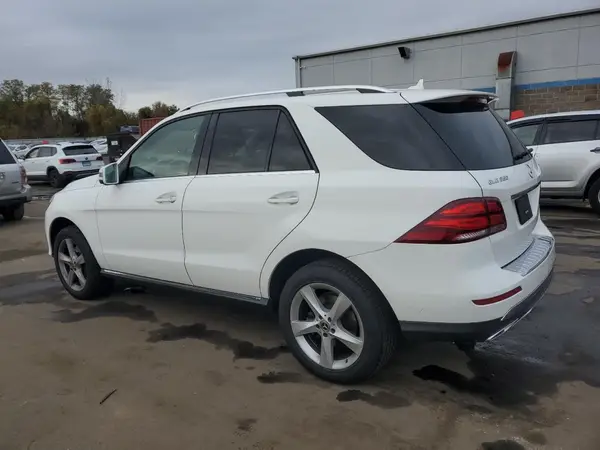 4JGDA5HB0JB135238 2018 MERCEDES-BENZ GLE - Image 2