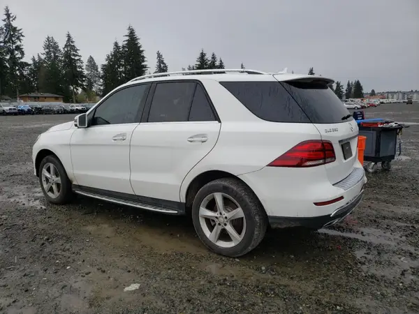 4JGDA5HB1GA692903 2016 MERCEDES-BENZ GLE - Image 2