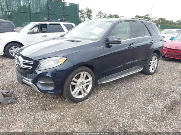 4JGDA5HB1HA830036 2017 MERCEDES-BENZ GLE - Image 2