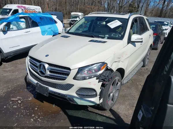 4JGDA5HB1HA852330 2017 MERCEDES-BENZ GLE - Image 2