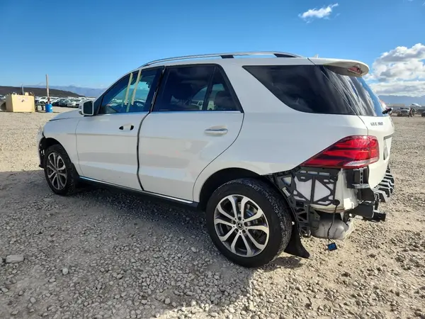 4JGDA5HB1HA930265 2017 MERCEDES-BENZ GLE - Image 2