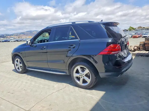 4JGDA5HB1JB073641 2018 MERCEDES-BENZ GLE - Image 2