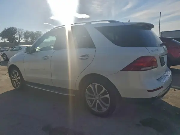 4JGDA5HB2GA685202 2016 MERCEDES-BENZ GLE - Image 2