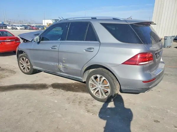 4JGDA5HB2GA717775 2016 MERCEDES-BENZ GLE - Image 2
