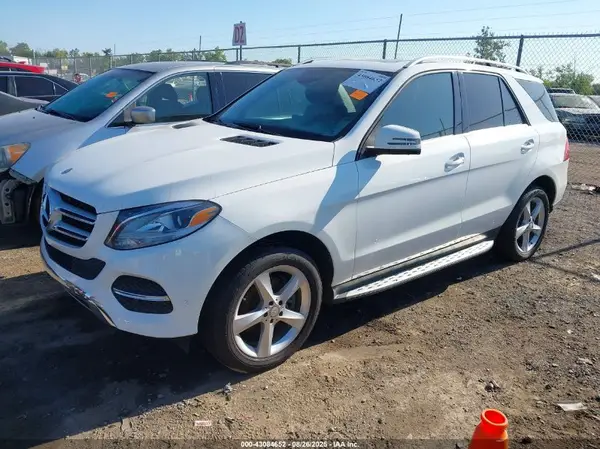 4JGDA5HB2GA744569 2016 MERCEDES-BENZ GLE - Image 2
