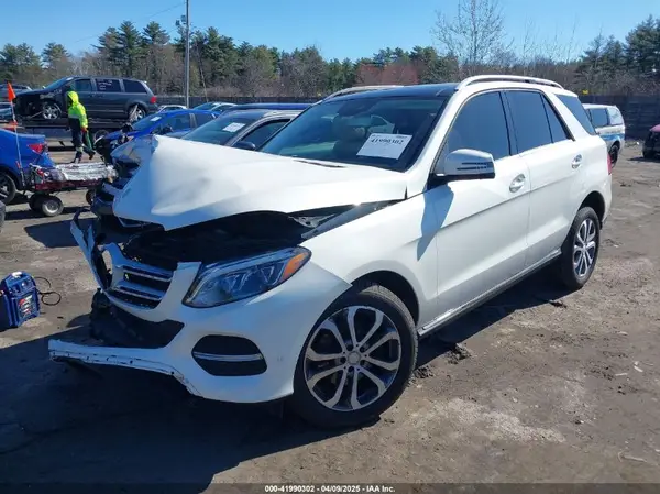 4JGDA5HB2HA814167 2017 MERCEDES-BENZ GLE - Image 2