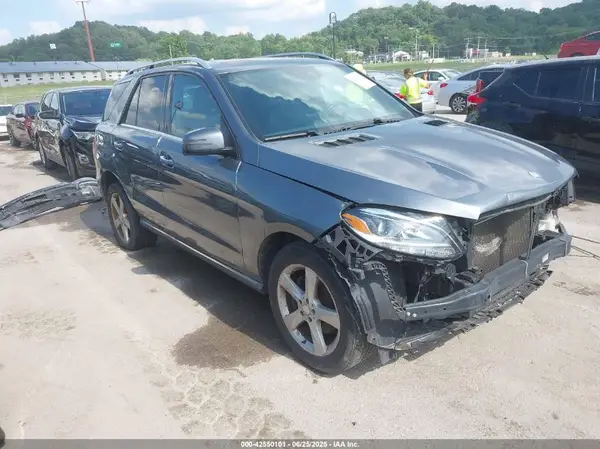 4JGDA5HB2HA880461 2017 MERCEDES-BENZ GLE - Image 1