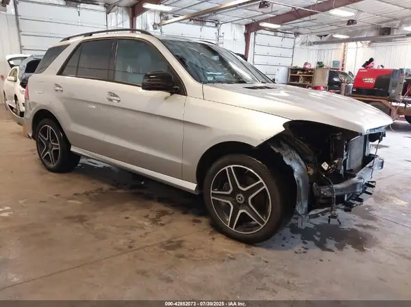 4JGDA5HB2JB038476 2018 MERCEDES-BENZ GLE - Image 1