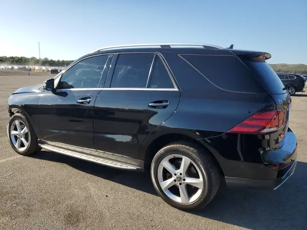 4JGDA5HB2JB054757 2018 MERCEDES-BENZ GLE - Image 2