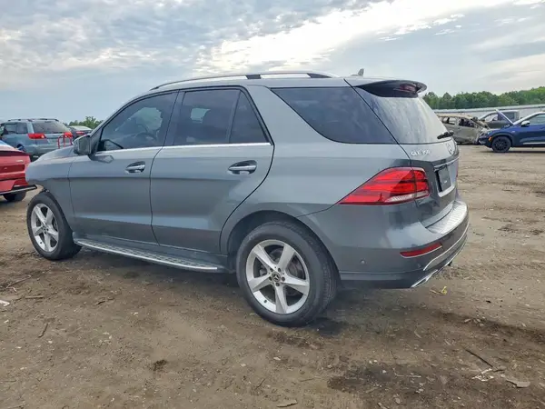 4JGDA5HB2JB070568 2018 MERCEDES-BENZ GLE - Image 2