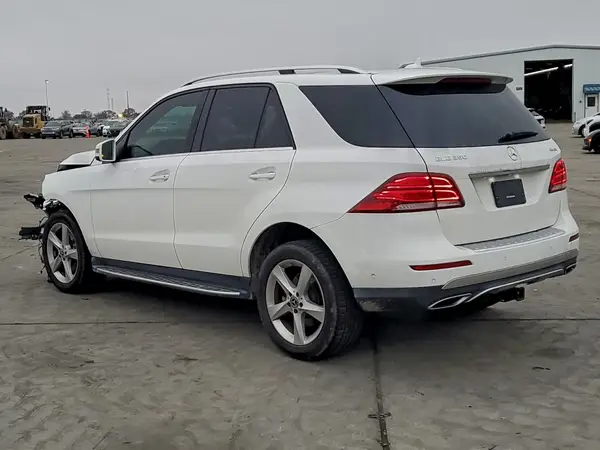 4JGDA5HB2JB150775 2018 MERCEDES-BENZ GLE - Image 2