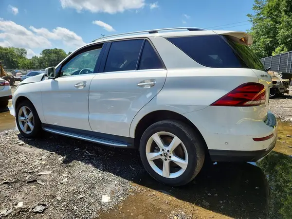4JGDA5HB2JB203202 2018 MERCEDES-BENZ GLE - Image 2
