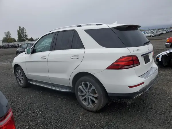 4JGDA5HB3GA664617 2016 MERCEDES-BENZ GLE - Image 2